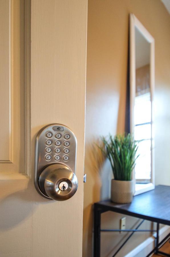 Private Bedrooms Long Term Stays Providence Luaran gambar